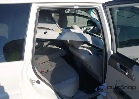 2011 Subaru Forester 2.5X Premium из США, поврежденный, VIN JF2SHADC3BH730695